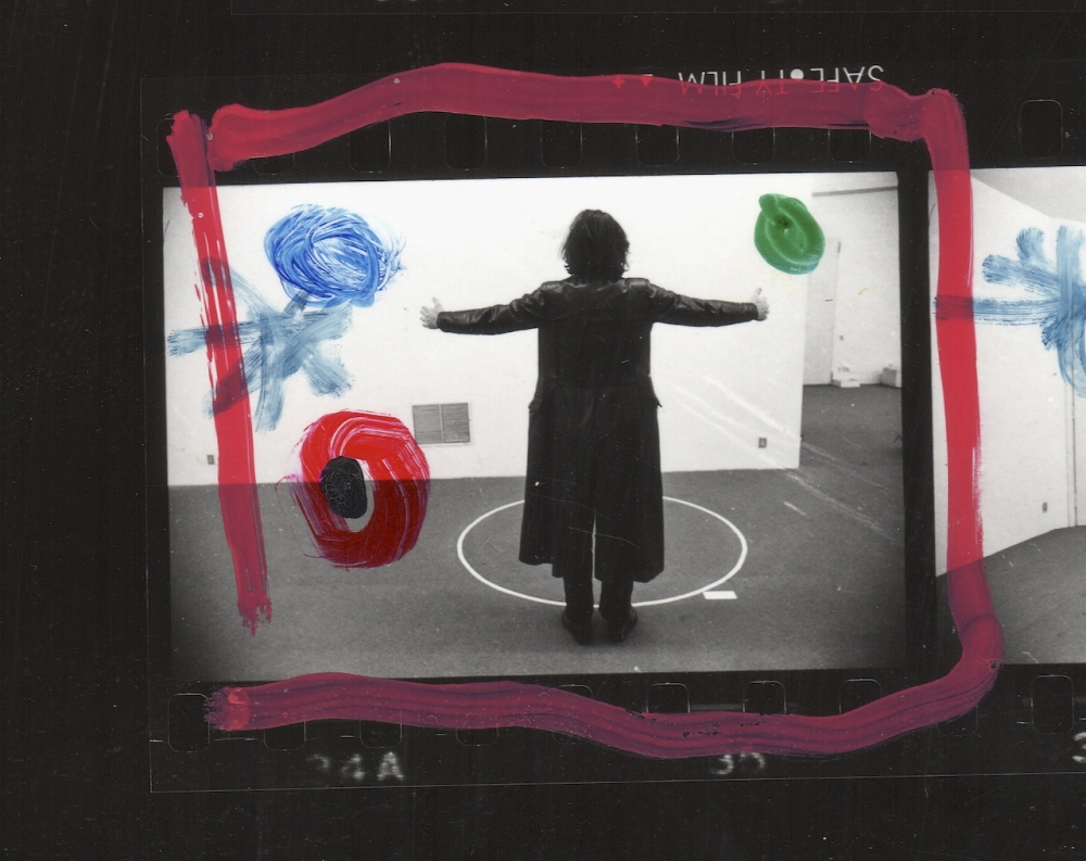 Magali Reus: Off Script - Una riflessione sulla scultura contemporanea