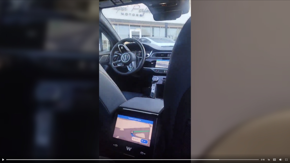 Robotaxi impazzito in loop: la disavventura Waymo a Los Angeles - guarda il video