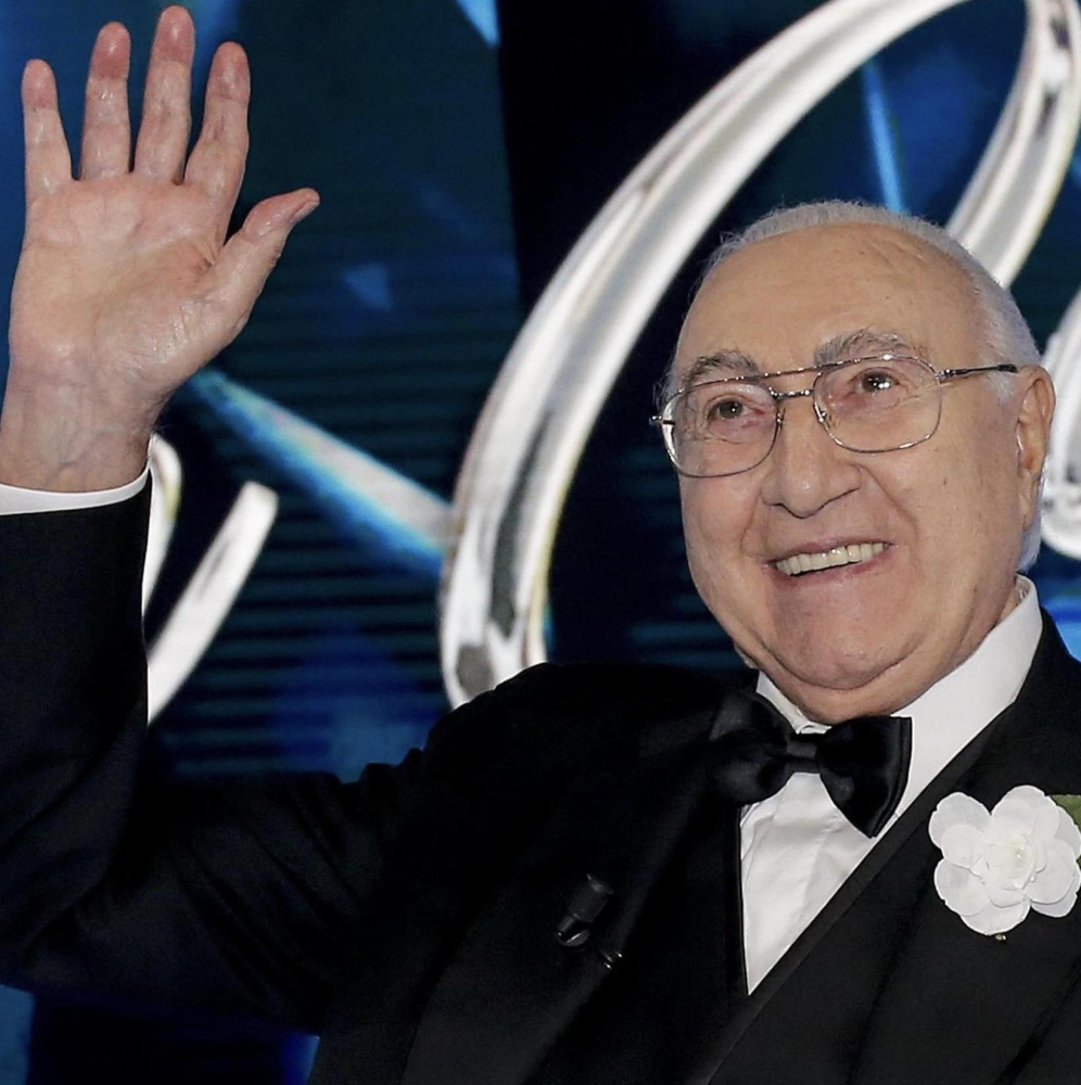 Pippo Baudo è morto a 89 anni: una vita intera davanti alle telecamere. Roma ospita la camera ardente, funerali in Sicilia